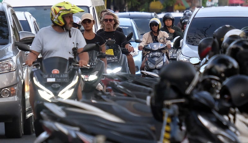 Gubernur Bali Imbau Turis Asing Sewa Kendaraan dari Agen Perjalanan - Bagian 3