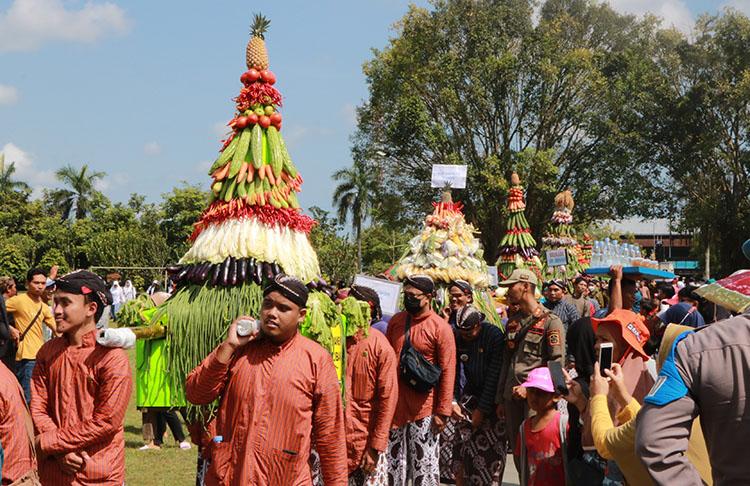 Tradisi Nyadran Agung Kulonprogo, Arak 22 Gunungan sebagai Ungkapan Syukur