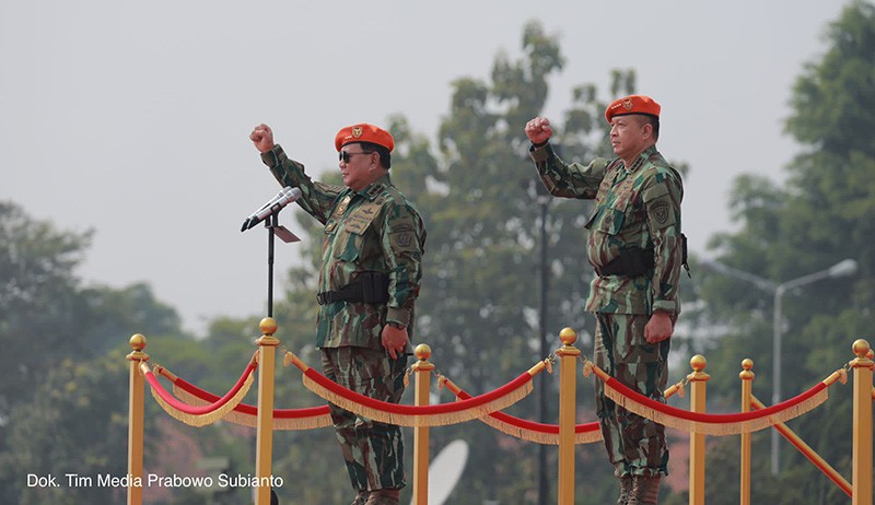 Menhan Prabowo Diangkat Jadi Warga Kehormatan Kopasgat TNI AU