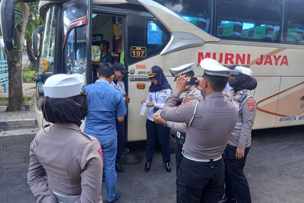 Periksa Keamanan Kendaraan Angkutan Orang, Dishub Bantul Lakukan Ramp Check Jelang Ramadan