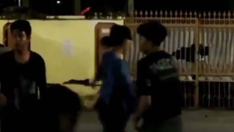 2 Kelompok Warga Tawuran di Makassar, Saling Serang Batu hingga Busur Panah