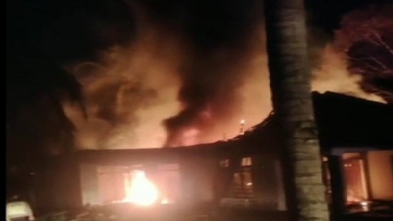 Rumah Diduga Simpan BBM Ilegal Terbakar di Muarojambi, Penyewa Kabur