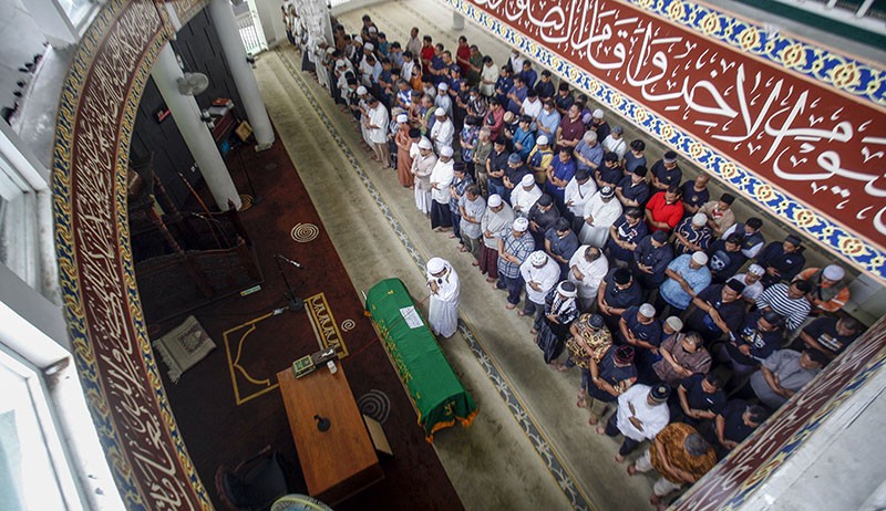 Suasana Haru Pemakaman Artis Senior Nani Wijaya - Bagian 3