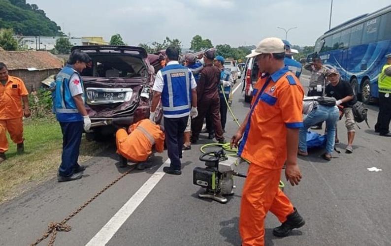  Kronologi Kecelakaan Beruntun 8 Kendaraan 2 Orang Tewas di Tol Jatingaleh-Krapyak Semarang 