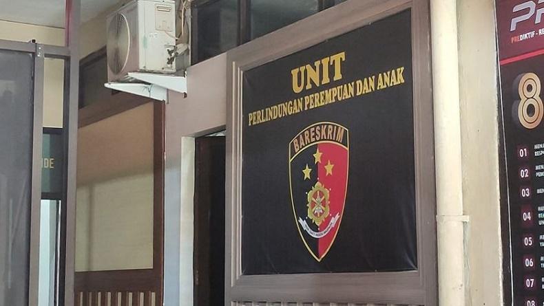 title Guru Mesum di Sukabumi Dilaporkan ke Polisi, Pegang Payudara dan Bokong 2 Siswi Guru Mesum di Sukabumi Dilaporkan ke Polisi, Pegang Payudara dan Bokong 2 Siswi