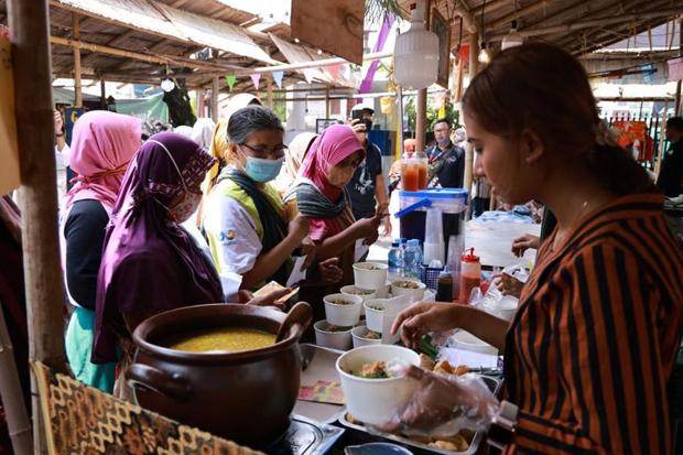 Ratusan Buruh Gendong Beringharjo Meriahkan Wiwitan Pasar Kangen Polda DIY