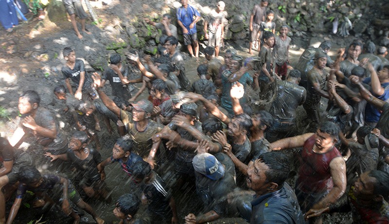 Potret Tradisi Sadranan dan Nguras Sendang Gede di Pudakpayung Semarang - Bagian 5