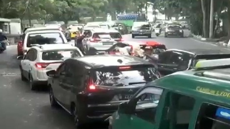 Jalur Bandung-Lembang Macet, Polisi Siapkan One Way Urai Kepadatan Kendaraan