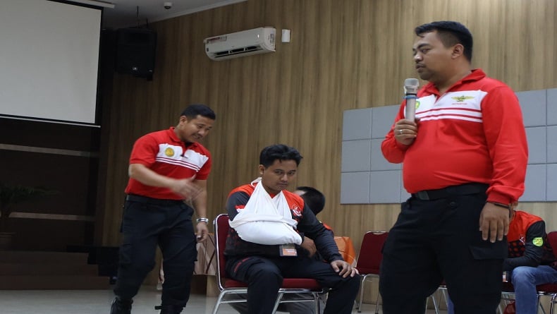 35 Potensi SAR Jabar Digembleng Kemampuan Pertolongan di Gunung Hutan