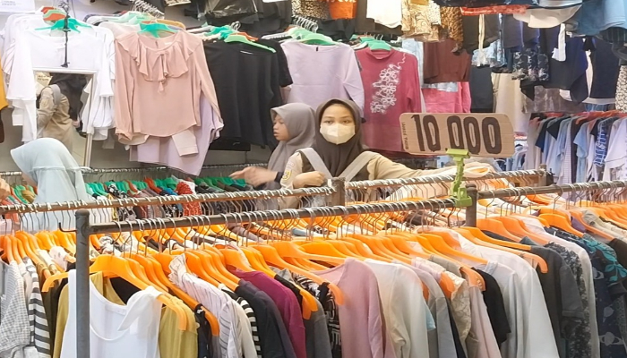 Jokowi dan Teten Bersuara, Begini Dampak Thrifting terhadap Industri Lokal
