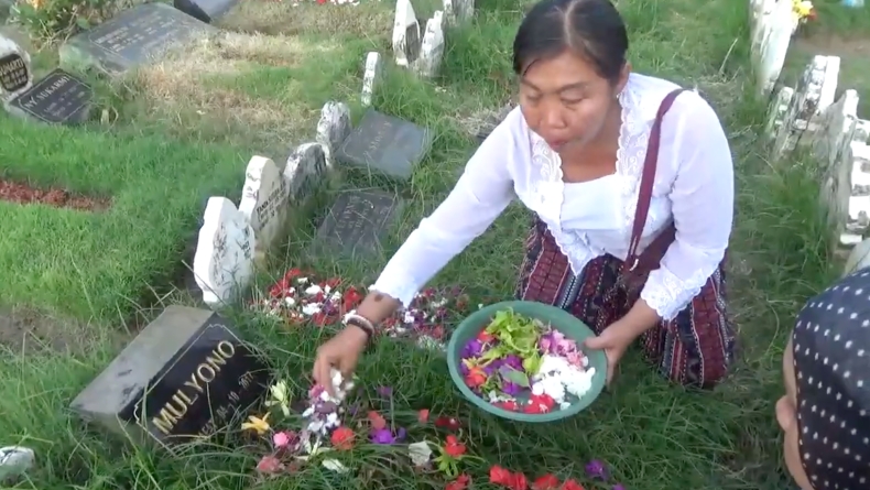 Jelang Ramadan, Umat Muslim di Bali Lakukan Tradisi Ziarah Kubur