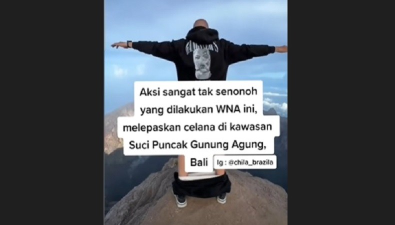 Lagi-Lagi Bule Bikin Ulah Di Bali, Buka Celana Di Kawasan Suci Gunung Agung