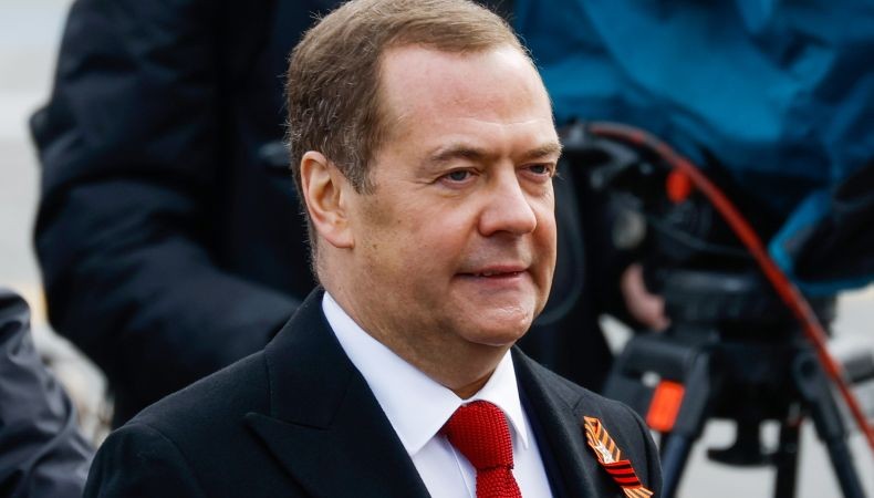 Mantan Presiden Rusia: Kita Sedang Perang Melawan 3,6 Juta Tentara NATO!