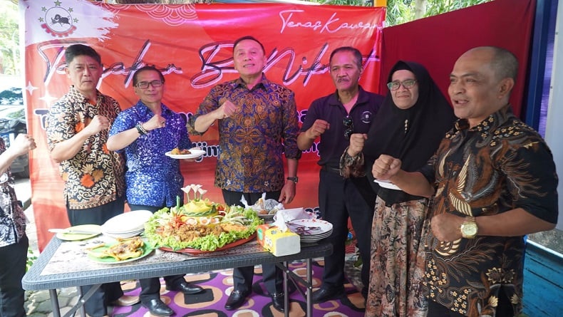 title Staf Ahli Wapres Sebut Lokasi PKL Bandung Bisa Jadi Destinasi Wisata Pemikat Turis Staf Ahli Wapres Sebut Lokasi PKL Bandung Bisa Jadi Destinasi Wisata Pemikat Turis