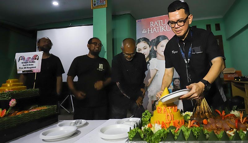 Syukuran Tayang Perdana Sinetron Ratu di Hatiku - Bagian 3