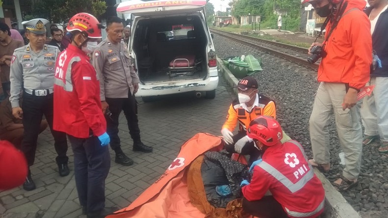 Perempuan di Malang Tewas Tertabrak Kereta, Sempat Diingatkan Warga 