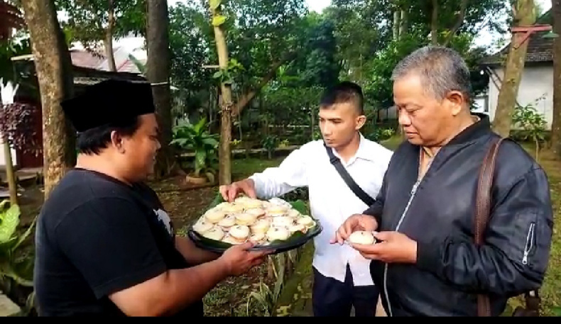 title Punggahan Poso, Tradisi Warga Sekitar Makam Ki Ageng Gribig Malang Sambut Ramadan Punggahan Poso, Tradisi Warga Sekitar Makam Ki Ageng Gribig Malang Sambut Ramadan