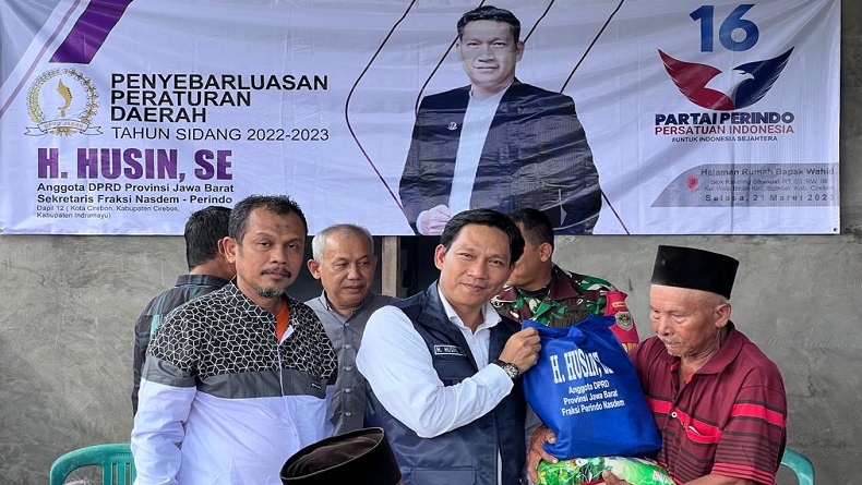 Sosialisasi Perda Pekerja Migran, Legislator Perindo Jabar Sebar 150 Bansos di Cirebon 