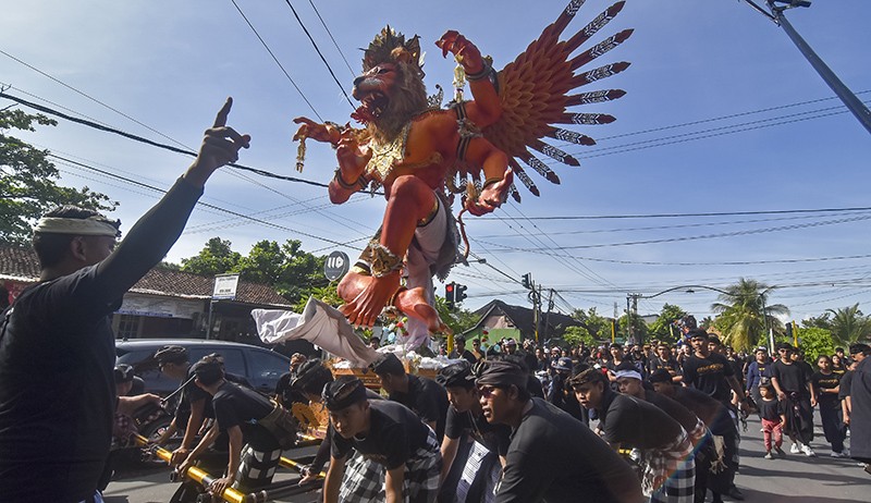 Parade 180 Ogoh-Ogoh di Lombok Sambut Hari Raya Nyepi - Bagian 1