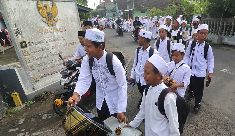 Pelajar Kediri Pawai Sambut Bulan Ramadan - Bagian 2