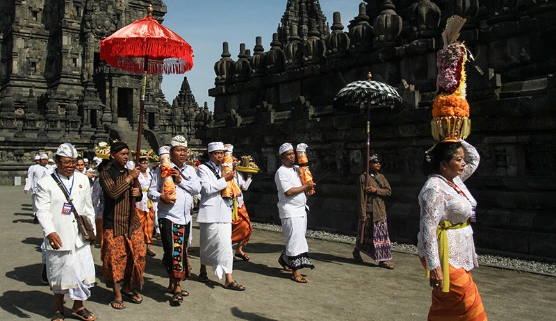 Ribuan Umat Hindu Upacara Tawur Agung Kesanga di Candi Prambanan - Bagian 3