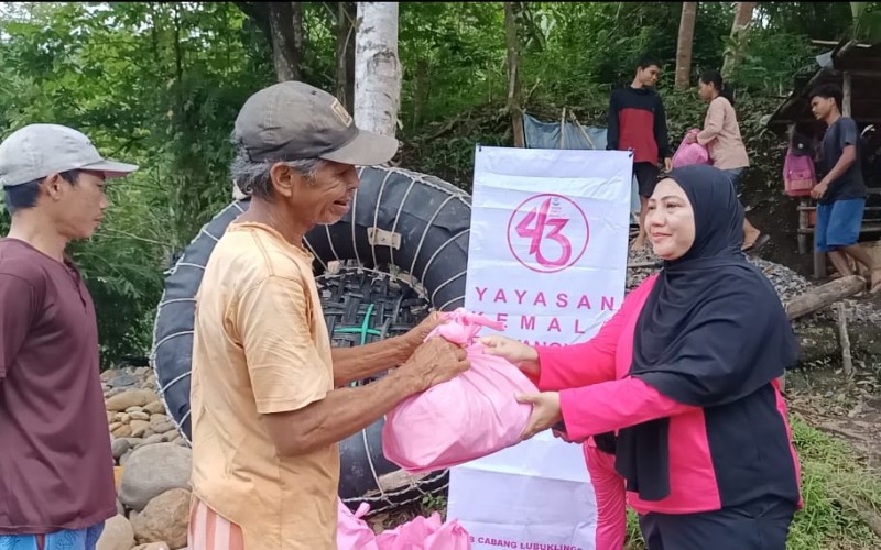 Istri Polisi di Lubuklinggau Sebar 500 Paket Sembako Jelang Ramadan