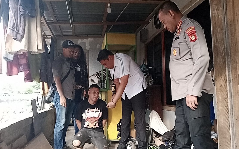 title Anggota BIN Gadungan di Palembang Ditangkap, Ngaku Perwira untuk Pikat Perempuan Anggota BIN Gadungan di Palembang Ditangkap, Ngaku Perwira untuk Pikat Perempuan