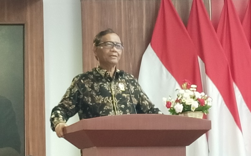 Saat Mahfud MD Kagumi Kedisiplinan Presiden Jokowi Beribadah Saat Mahfud MD Kagumi Kedisiplinan Presiden Jokowi Beribadah