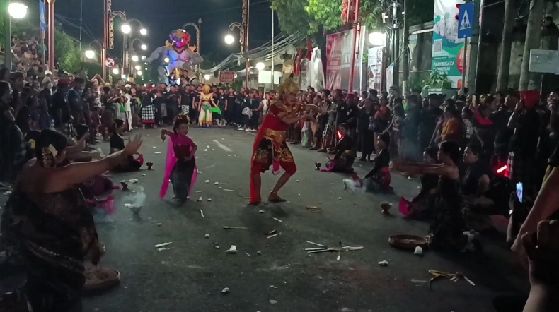 10 Orang Luka-luka saat Ikuti Pawai Ogoh-Ogoh di Gianyar Bali