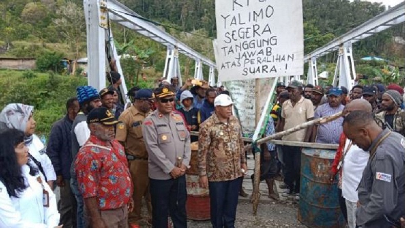 Kapolres dan Bupati Yalimo Turun Langsung Buka Aksi Pemalangan Jalan
