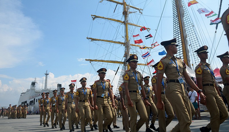 KRI Dewaruci Meriahkan Festival Dermaga - Bagian 2