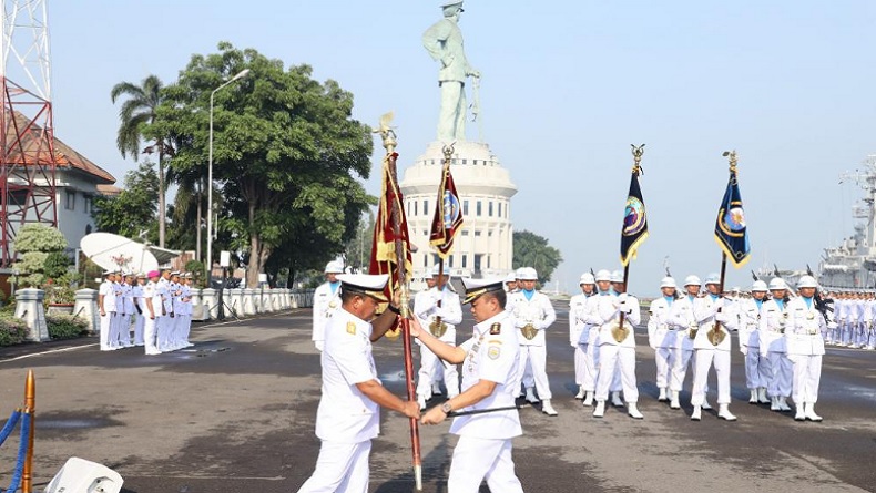 Pangkoarmada II Laksda Maman Firmansyah Pimpin Sertijab 8 Jabatan Strategis