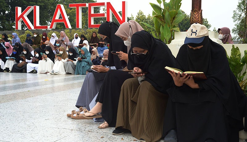 200 Remaja Klaten Mengisi Waktu Ngabuburit dengan Mengaji Bersama - Bagian 1