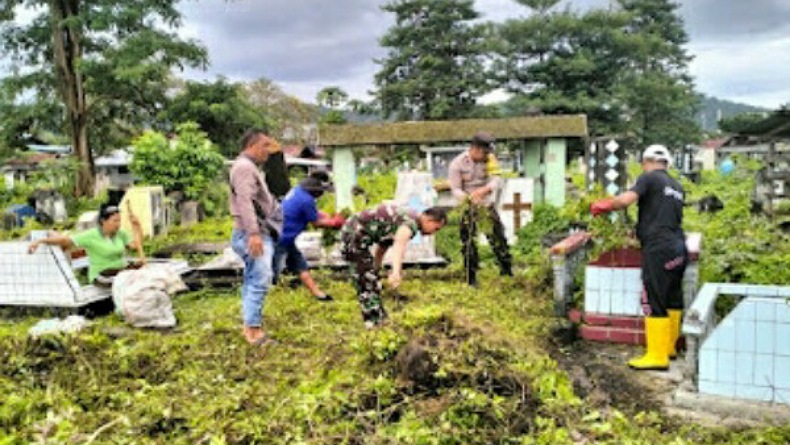 Sambut Ramadhan, TNI-Polri Bersama Pemerintah Kelurahan Bersihkan TPU Pateten Satu Bitung