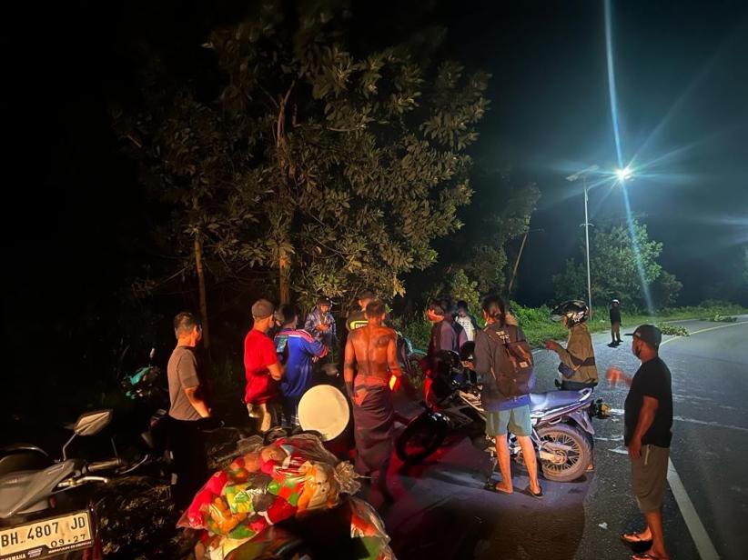 2 Sepeda Motor Beradu Banteng Malam Pertama Ramadan, Pasangan Suami Istri Tewas