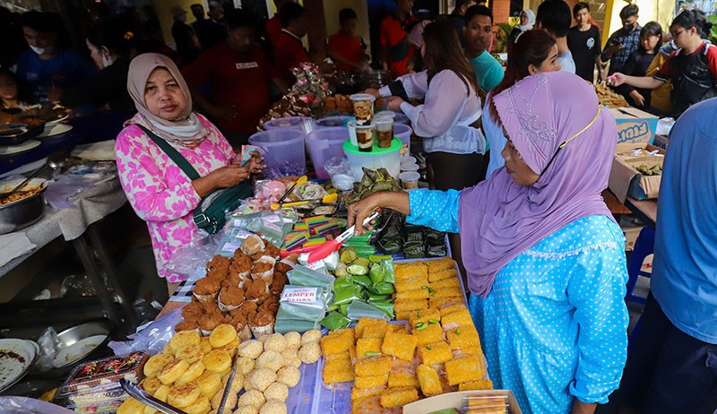 Kawasan Benhil Diserbu Pembeli Berburu Takjil - Bagian 3
