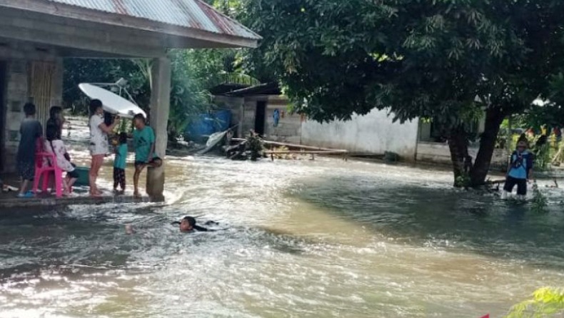 Banjir di Gorontalo Utara Belum Surut, Puluhan Rumah Masih Terendam