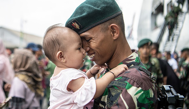 Momen Haru Pelepasan 850 Prajurit TNI Jaga Perbatasan di Papua - Bagian 2
