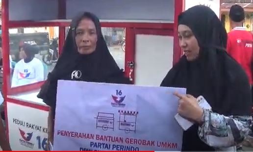 Bagikan Gerobak di Donggala, Mahfud Masuara: Ini Bentuk Kepedulian Perindo ke Pedagang Kecil