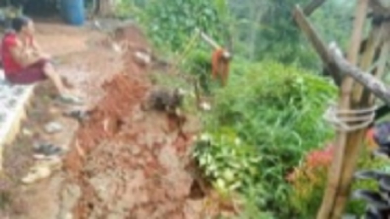 Sungai Ciwidey Bandung Meluap Picu Longsor di 5 Kecamatan