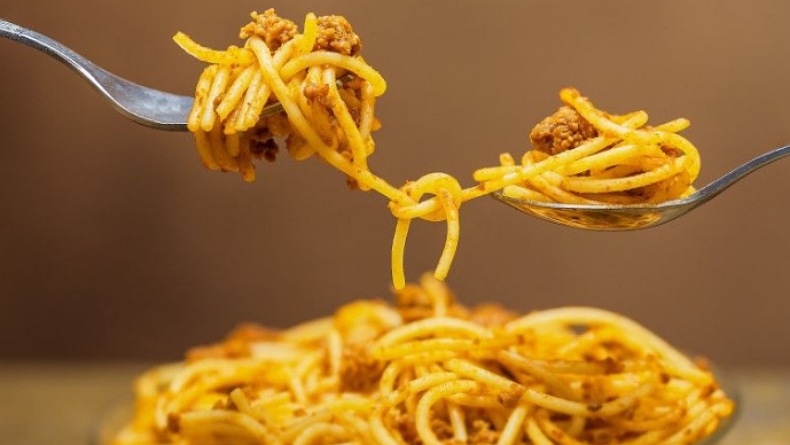 Makanan Tinggi Garam hingga Lemak Jenuh Perlu Dihindari saat Sahur