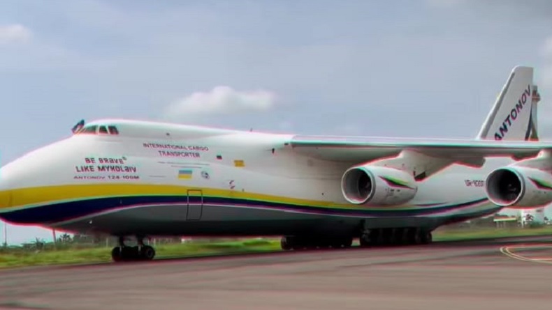 Pesawat Kargo Raksasa Antonov Sukses Mendarat di BIJB Kertajati Majalengka