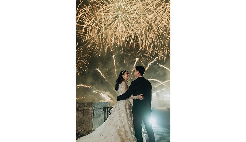 Bak Negeri Dongeng, Resepsi Pernikahan Kevin Sanjaya - Valencia Tanoesoedibjo Dihiasi Kembang Api - Bagian 3