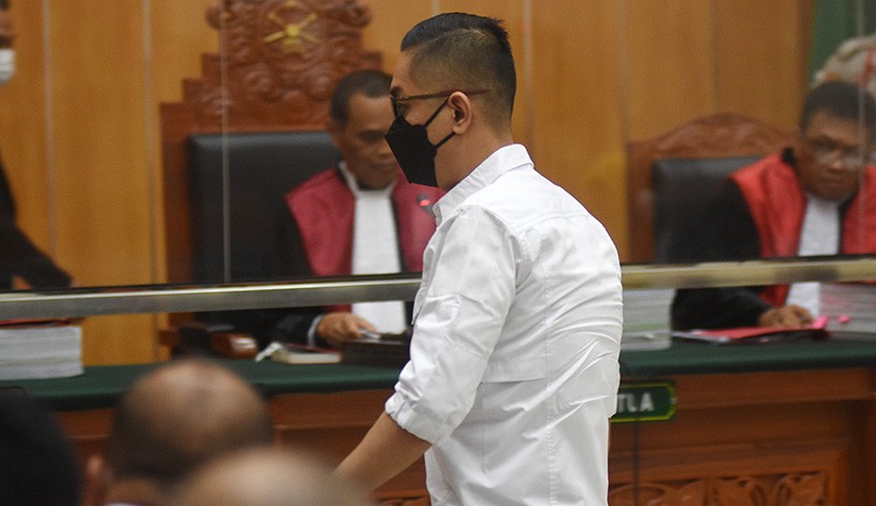 Sabu Ditukar Tawas, Mantan Kapolres Bukittinggi Dituntut 20 Tahun Penjara - Bagian 2