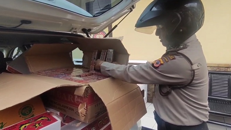 Edarkan Petasan dalam Jumlah Besar, 2 Pria Ditangkap Polisi di Cirebon 