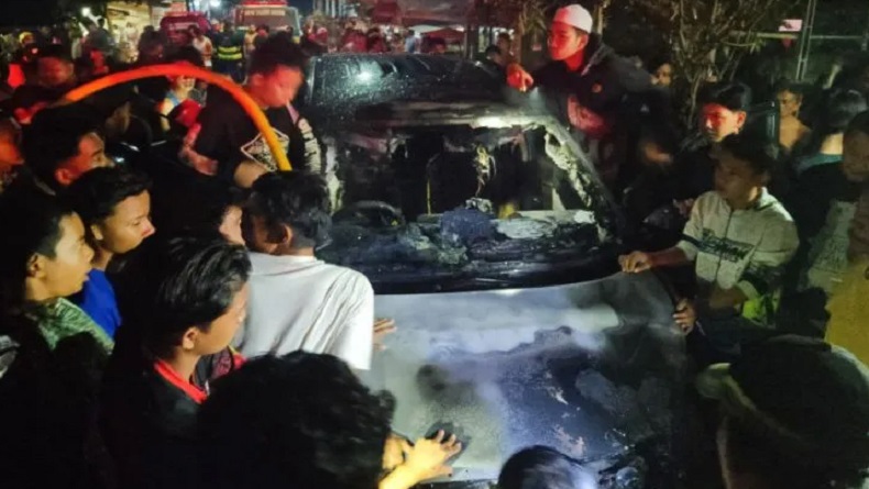 Mobil Terbakar di Tapin, 2 Penumpang Selamat