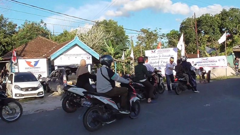 Partai Perindo Kobar Bagikan 300 Paket Takjil ke Masyarakat di Pangkalan Bun