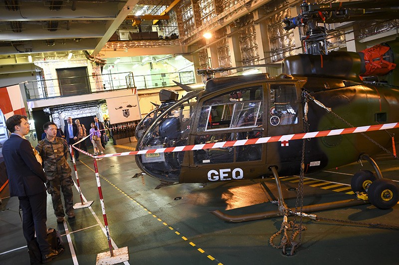 2 Kapal Perang Prancis Berisi Helikopter Tempur Bersandar di Tanjung Priok - Bagian 3