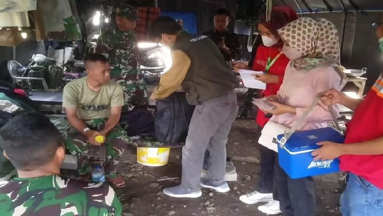 7 Anggota TNI Satgas Pembersihan Puing Diduga Keracunan saat Sahur di Cianjur