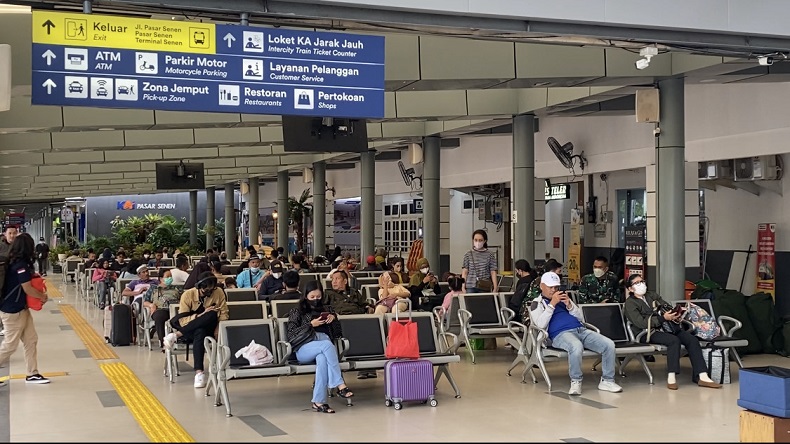Ramadhan Belum Sepekan, Pemudik Pilih Pulang Kampung Duluan lewat Stasiun Pasar Senen Ramadhan Belum Sepekan, Pemudik Pilih Pulang Kampung Duluan lewat Stasiun Pasar Senen